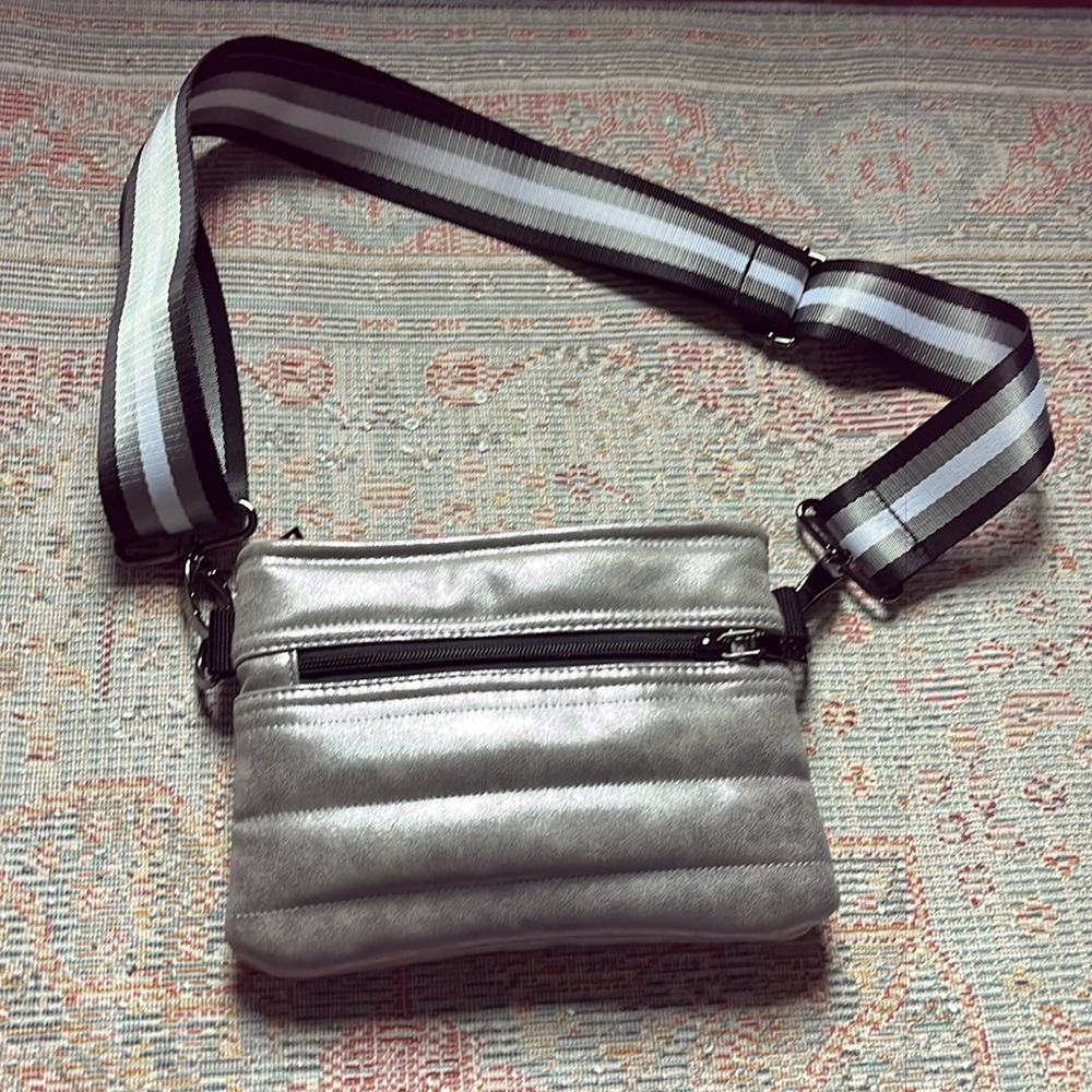 Think Royln (lifeonthefly) Crossbody/Bum Bag, Silver Metallic Faux Leather